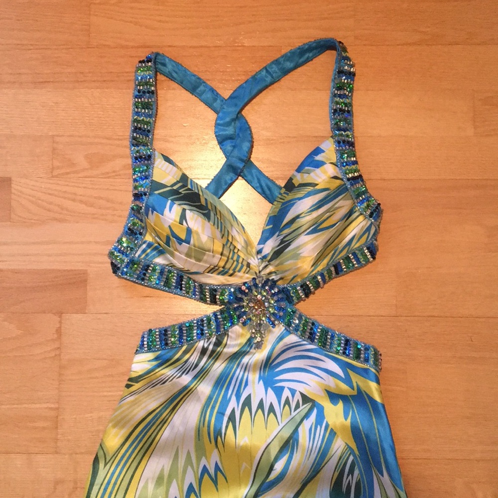 Dress - Picture 2 of 8